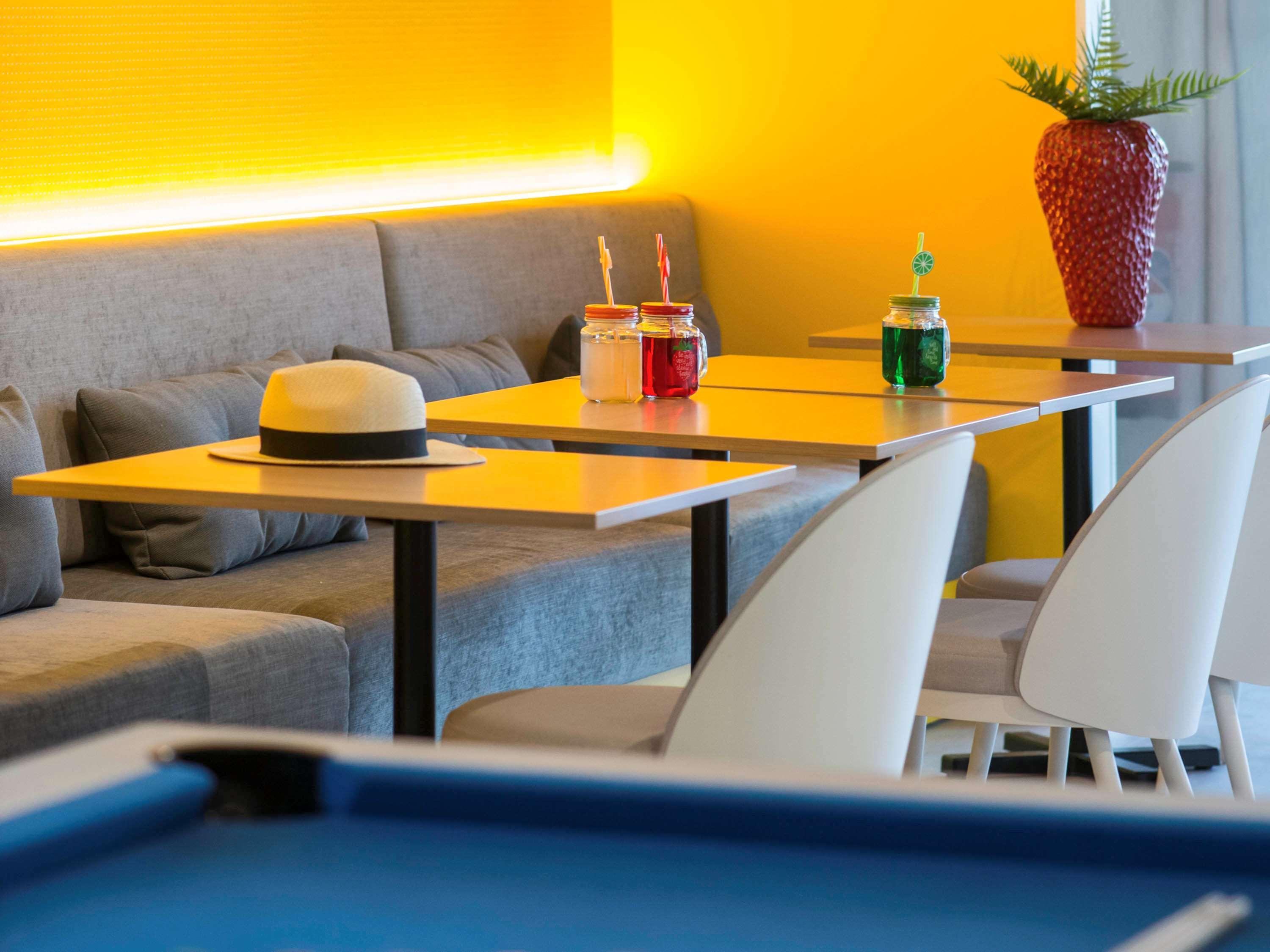 Ibis Styles Nice Cap 3000 Aeroport Saint-Laurent-du-Var Exterior foto
